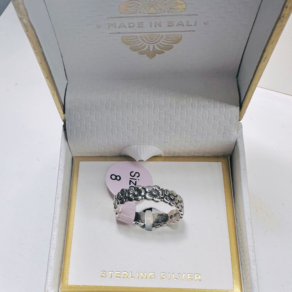 NEW W/tags ITALIAN sterling silver ring size 8!